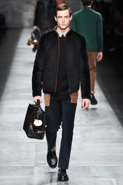Look 23